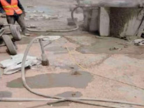 休宁水泥混凝土路面板底注浆技术 路面脱空注浆整治方案