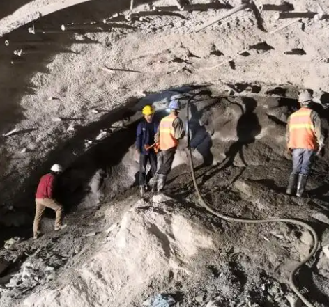 休宁拱顶带模注浆料的施工流程及注意事项